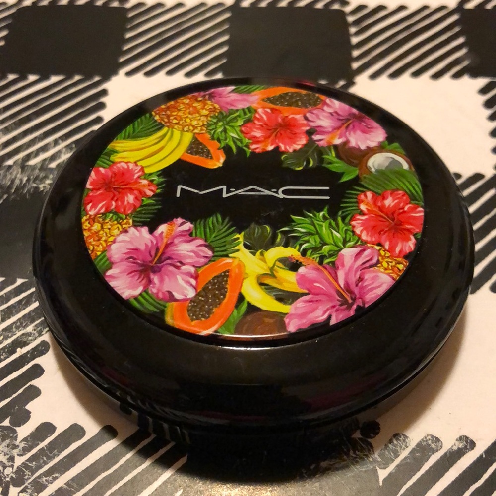Mac Sculpting Powder- Delphic